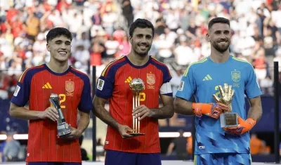 Pau Cubarsí, mejor jugador joven; Rodri, mejor jugador del Mundial, y Unai Simón, mejor arquero.