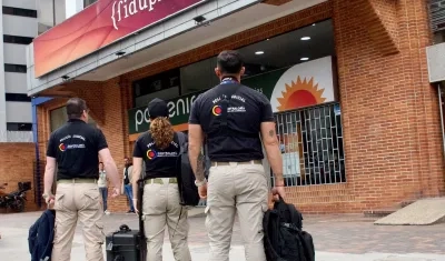 Policía Judicial de la Diari en la sede de la FidPolicía Judicial de la Diari en la sede de la Fiduprevisora.uprevisora.