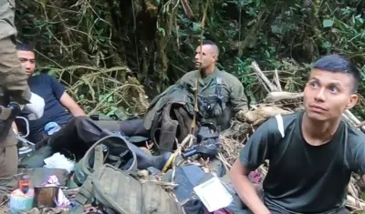 Policías fueron hallados con vida en una zona de difícil acceso.