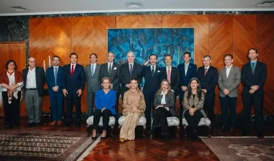 Reunión entre Abelardo De La EspriellaReunión entre Abelardo De La Espriella, su equipo y la junta directiva del Banco de la República., su equipo y la junta directiva del Banco de la República