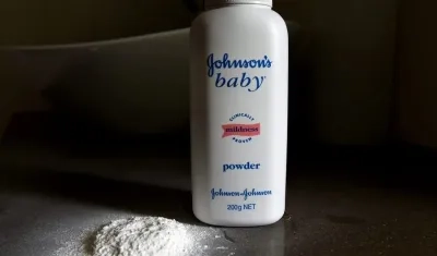 Talco de bebé de Johnson & Johnson.