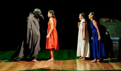 Actores de la obra ‘Las palabras que aprendí: una historia de resistencia’