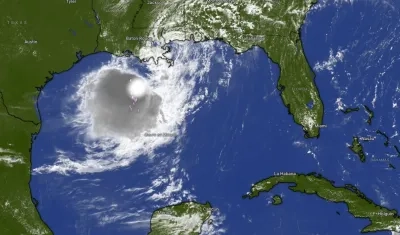 Aspecto de la tormenta tropical sobre el Golfo de México. 