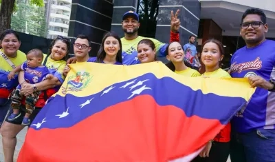 Venezolanos en Barranquilla entregando ayudas para damnificados por terremoto en Colombia