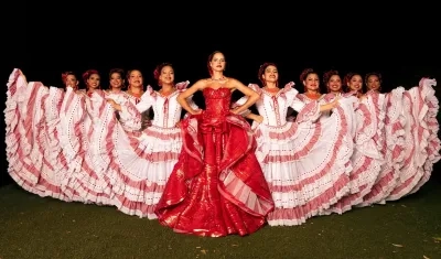 Salwa Maloof, Reina del Carnaval 2027 junto a su cumbiamba La Misma Vaina. 
