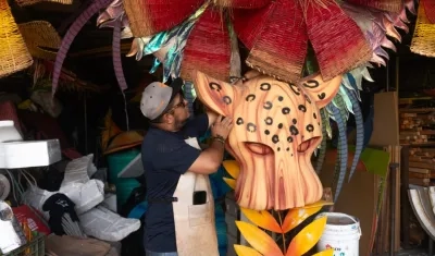 Artesano Rubiel Badillo. 