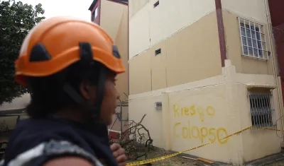 Edificio en riesgo de colapso.