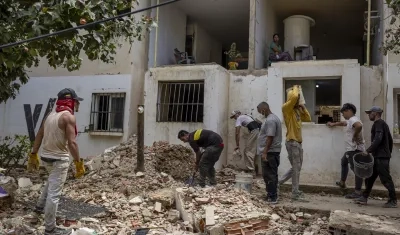 Edificios afectados por el terremoto en el estado de La Guaira.