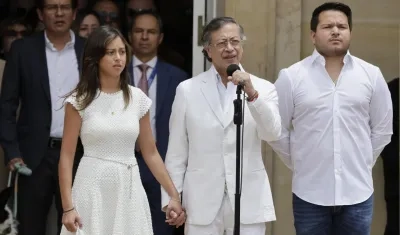 El Presidente saliente de Colombia, Gustavo Petro, saliendo de la Casa de Nariño.