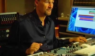 El compositor, productor y arreglista, Kike Santander.