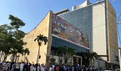 Edificio de la Gobernación del Atlántico fue evacuado por prevención. 