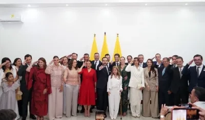 El Presidente Abelardo De La Espriella y su gabinete.