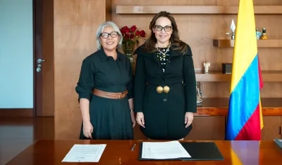 La viceministra Gledy María Foliaco y la ministra de Educación Viviane Morales.