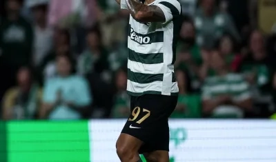 Luis Javier Suárez celebrando un gol.