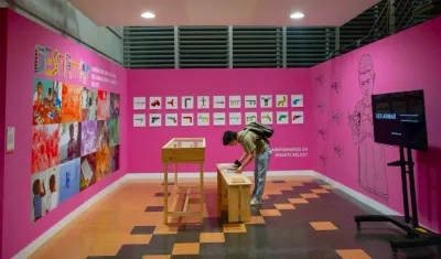 La exposición reúne el trabajo de seis artistas de Colombia.