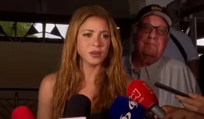 Shakira y el filántropo Howard Buffett.