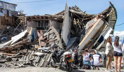 Edificaciones colapsadas en el Eje Cafetero tras el terremoto.  