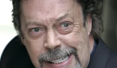 Tim Curry.