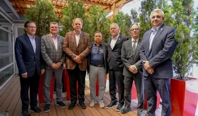 Óscar Astudillo, Carlos Mario Zuluaga, Ramón Jesurun, Álvaro González, Jaime Ordóñez, Alejandro Arteta y Juan Fernando Mejía, integrantes del comité ejecutivo de la FCF.