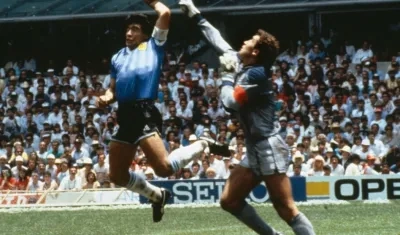 El gol con la mano de Diego Maradona ante Inglaterra, en México 86.