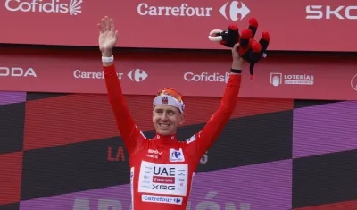 El esloveno Tadej Pogacar con la camiseta de líder de la Vuelta a España. 