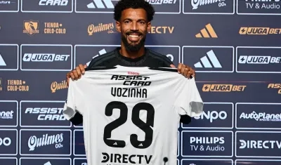 Vozinha durante su presentación oficial como nuevo portero del Colo Colo.