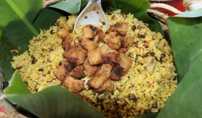Arroz de guandú con chicharrón. 