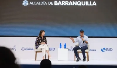Ana María Ibáñez, vicepresidenta de Sectores y Conocimiento del BID, en diálogo con el Alcalde Alex Char.