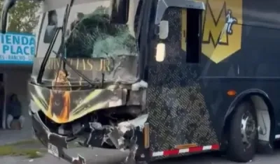 Así quedó el bus tras el accidente.