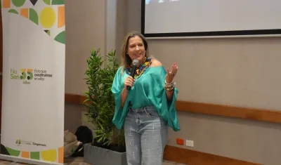  Diana Acosta, directora de Carnaval, durante su participación en el evento de Coopercom. 