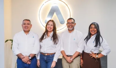 El agente interventor de Air-e con los nuevos gerentes de Magdalena, Atlántico y La Guajira