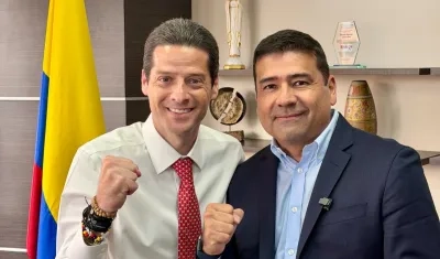 El ministro de Comercio, Mauricio Gómez Amín, y el presidente de Bavaria, Sergio Rincón.