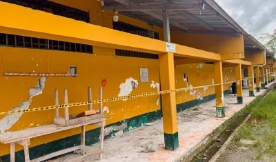 Escuela afectada por el terremoto del 10 de agosto.