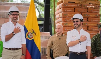 Jaime Andrés Beltrán, ministro de Vivienda, y el Presidente Abelardo De La Espriella.