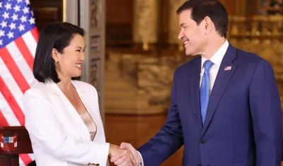 La presidenta de Perú, Keiko Fujimori, junto al secretario de Estado de Estados Unidos, Marco Rubio