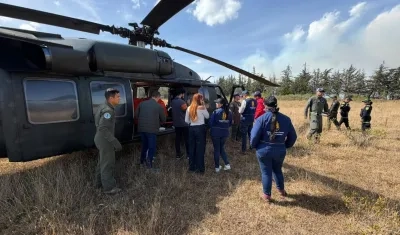 Personal de la UNGRD atendiendo el incendio en Villa de Leyva