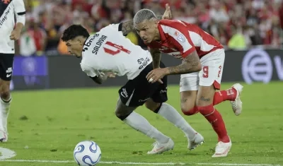 Franco Fagúndez, delantero uruguayo de Santa Fe, durante el partido contra Vasco da Gama.