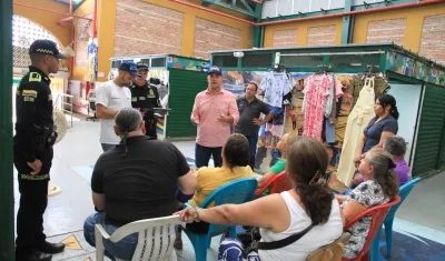 Socialización de las cámaras de videovigilancia con los comerciantes.