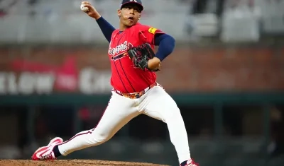 El colombiano Didier Fuentes lanzó la séptima entrada sin permitir hits ni carreras. 