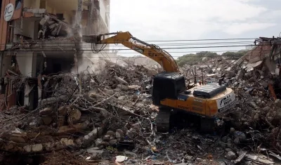 Demolición de edificios en Cali.