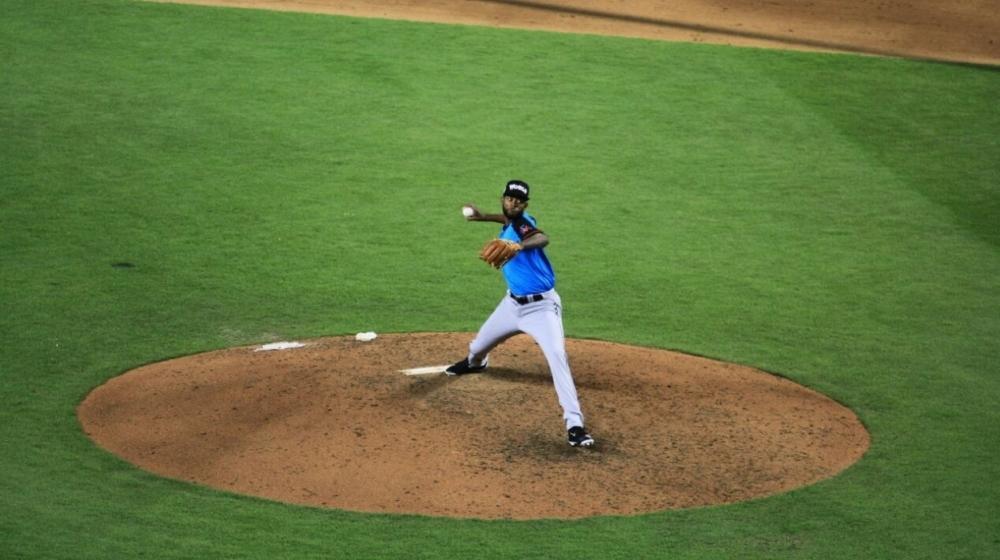 Tayron Guerrero, lanzador colombiano. 