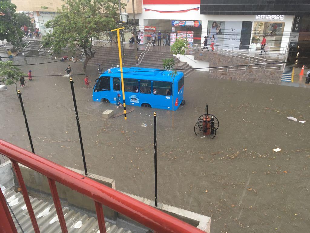 Las lluvias generaron movilidad reducida del 100% en Santa Marta