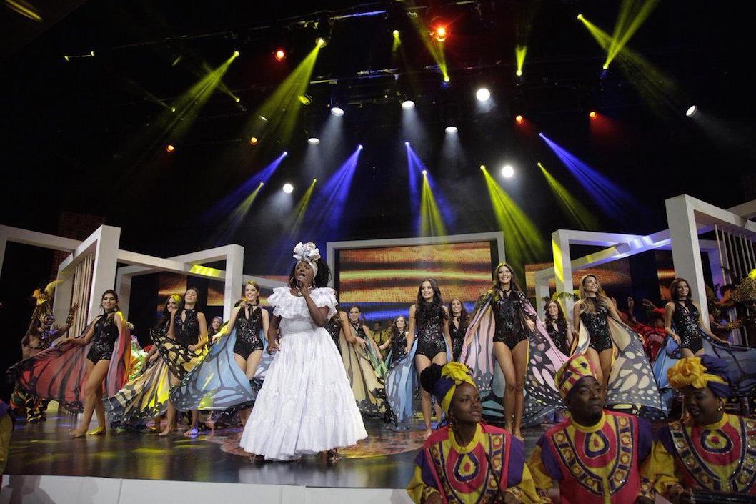 El show previo a los desfiles de las candidatas.