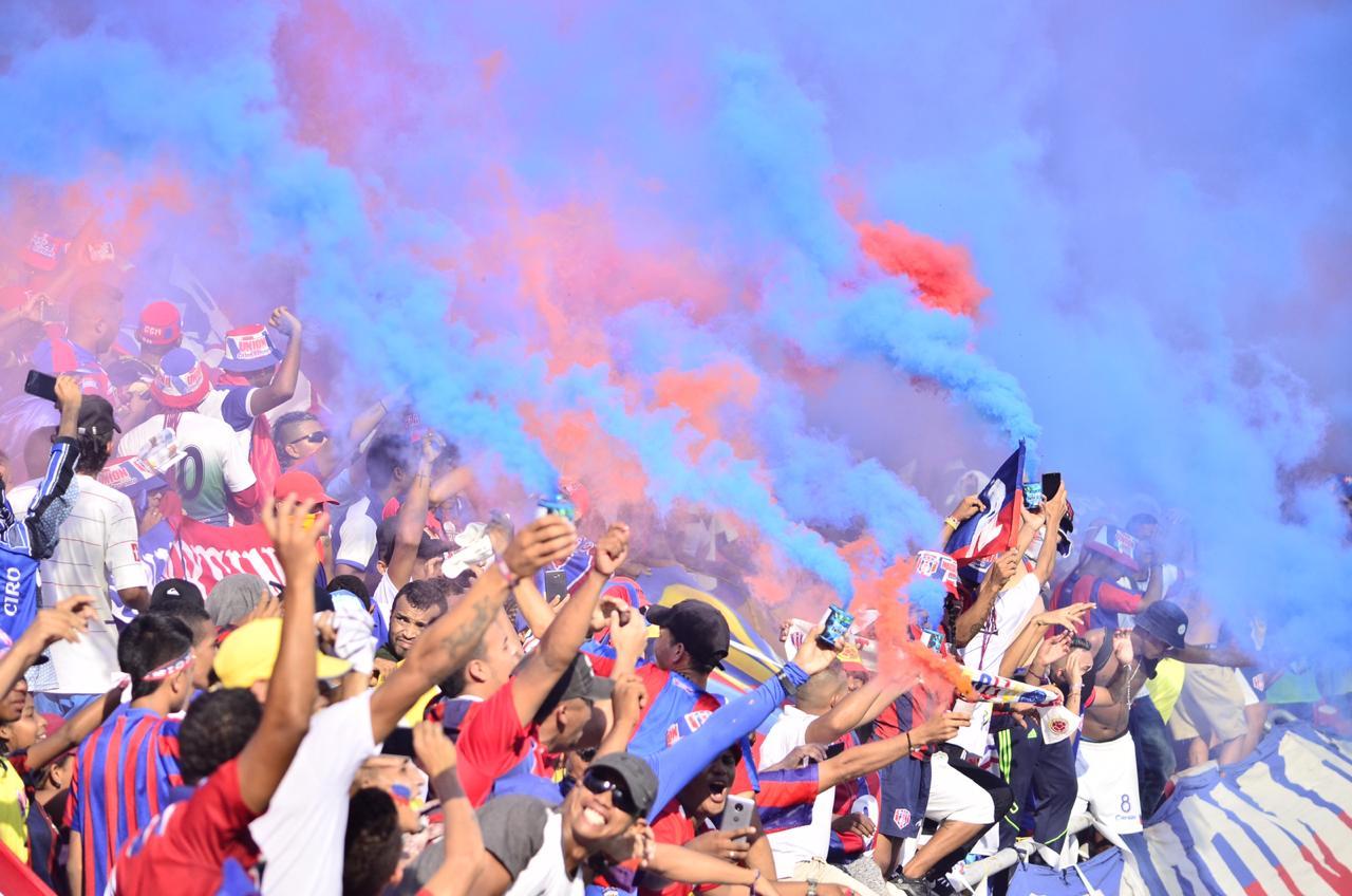 Fiesta roja y azul previo al partido Unión-Quindío.