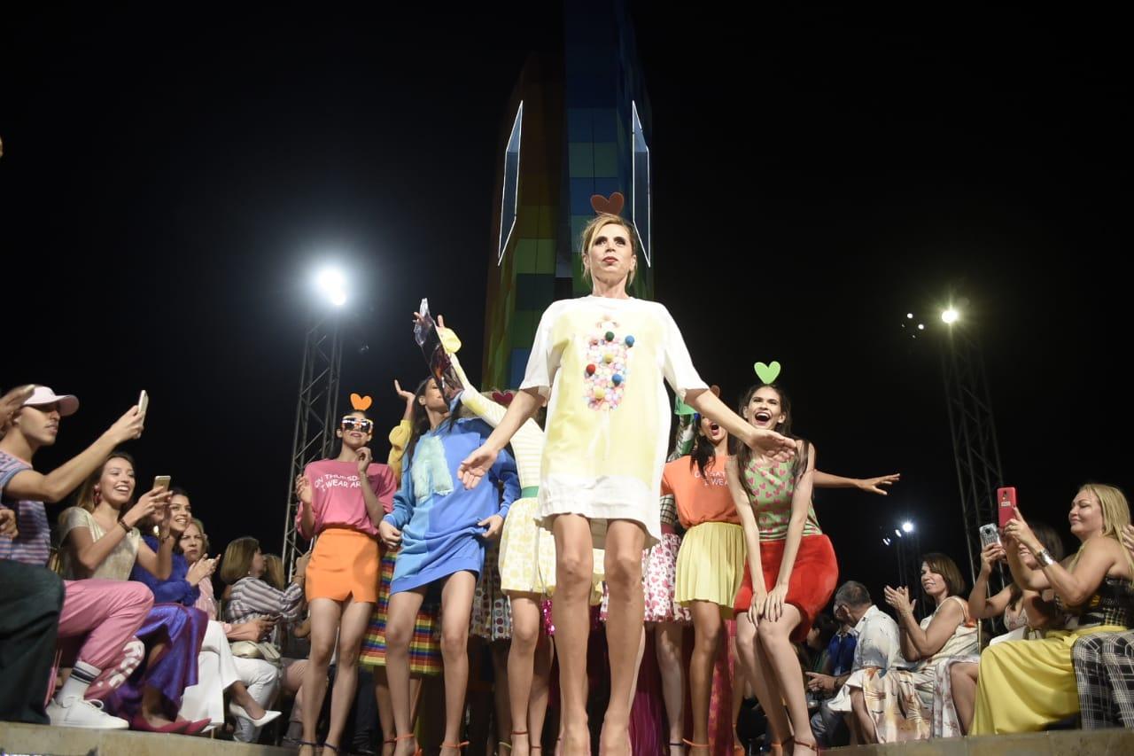 Agatha Ruiz de la Prada en pasarela en Barranquilla.