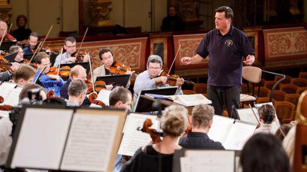 El director alemán Christian Thielemann dirige un ensayo de la Filarmónica de Viena (Austria).