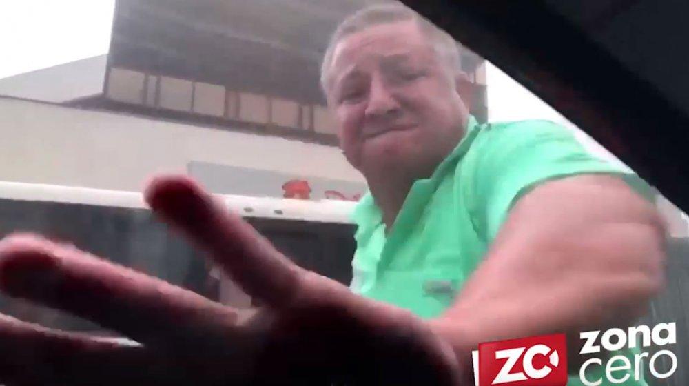 El conductor del taxi de placas UZD-775