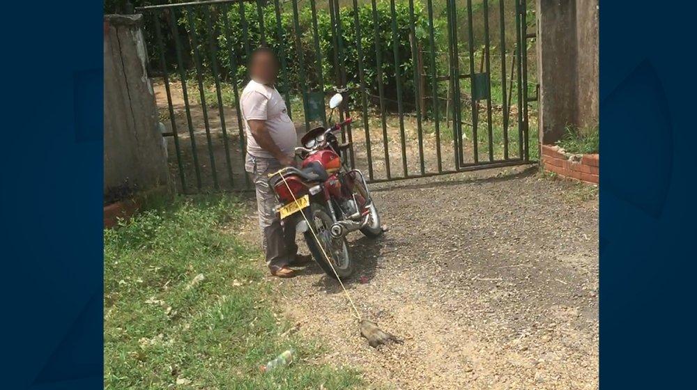 Momento en el que el hombre fue capturado. 