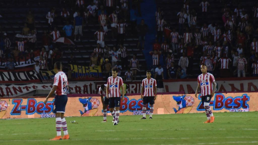Tristeza juniorista por el empate con sabor a derrota.