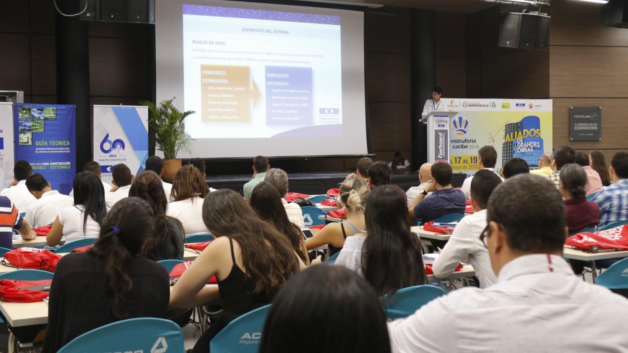    Durante los tres días de la feria asistieron cerca de 3.200 profesionales que se reunieron para conocer las últimas tendencias de la construcción.
